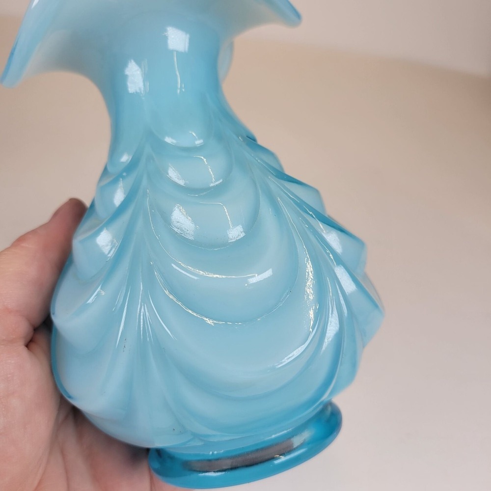Vintage Vase MCM Fenton Art Handcrafted Glass Blue Topaz Drapery Bud 6" USA - Picture 8 of 8